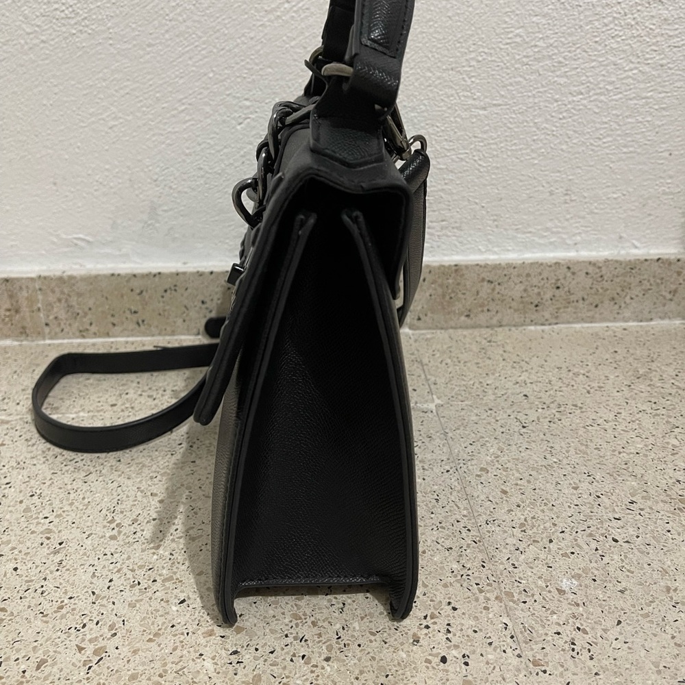 Badgley Mischka Black Crossbody Bag - Picture 4 of 16